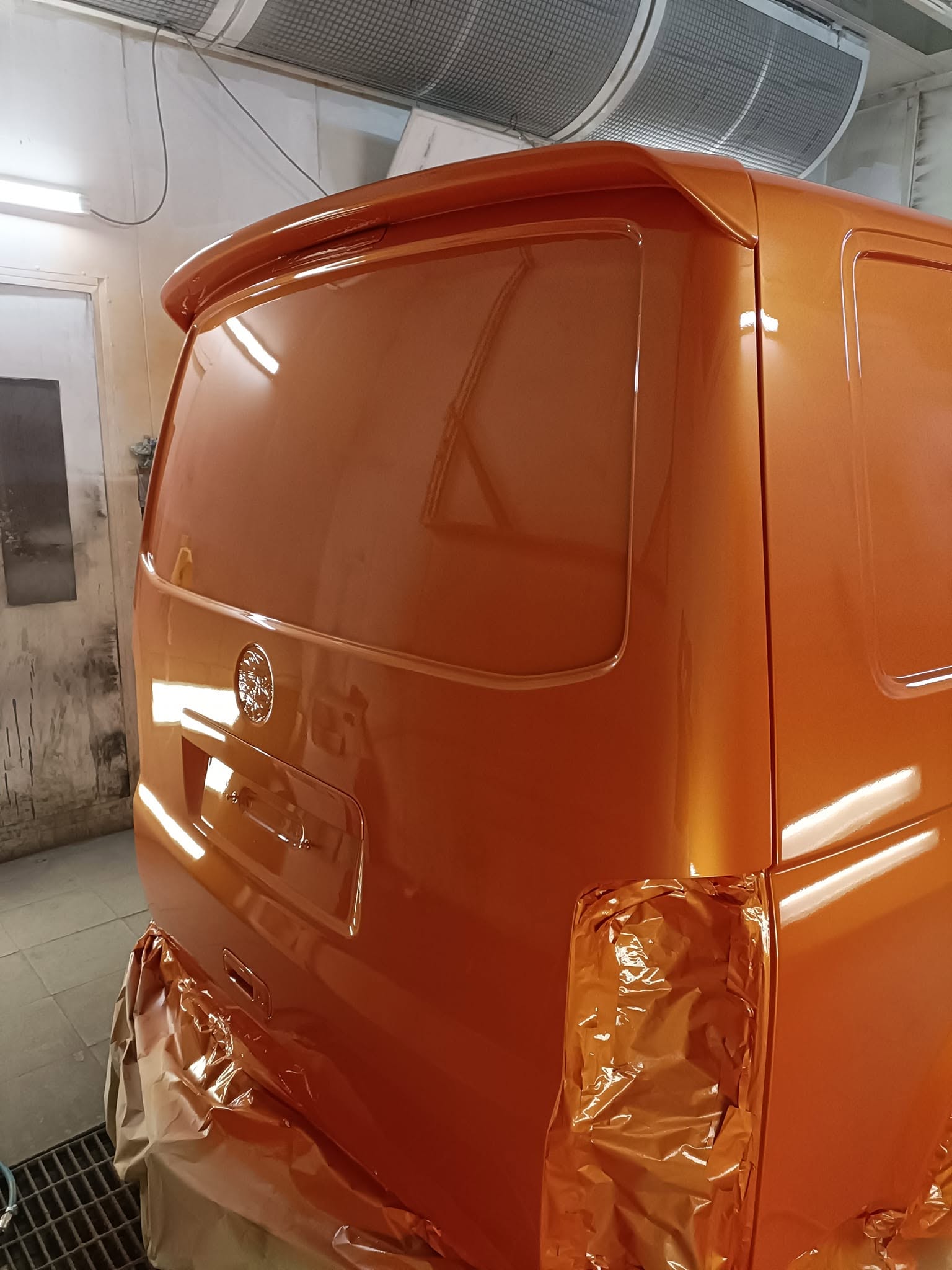 Rear door finish detail after Transporter paintwork and blend